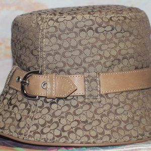 BROWN COACH SIGNATURE BUCKET HAT